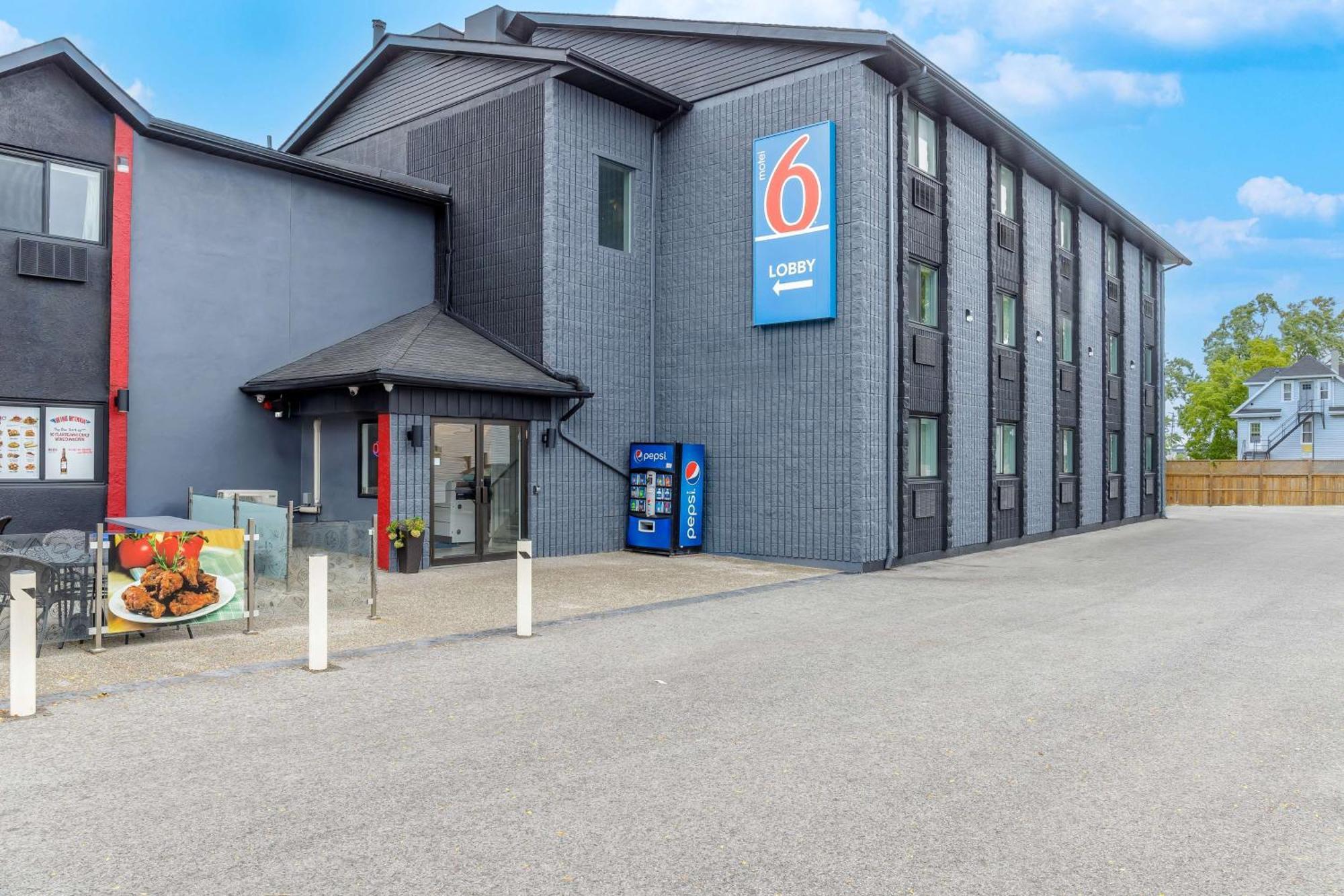 Motel 6 Niagara Falls, On Near The Falls Экстерьер фото
